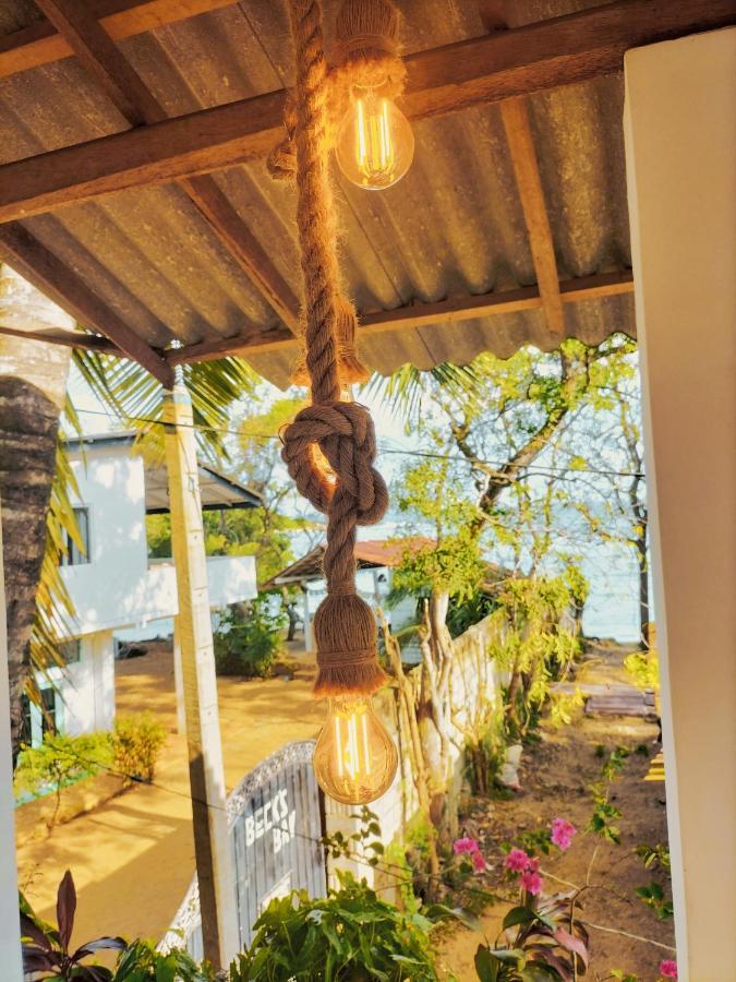 Secret Swell Hotel Tangalle Buitenkant foto