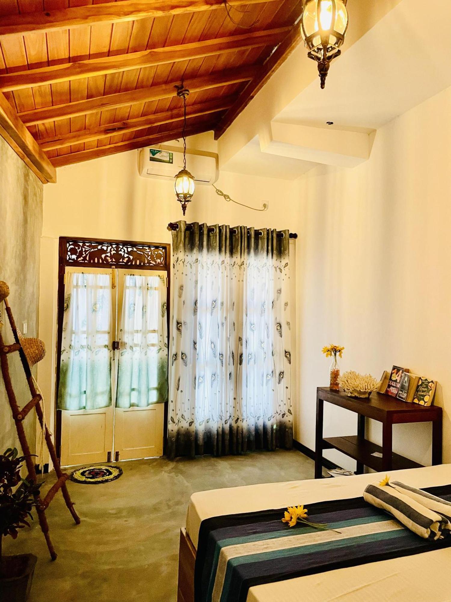 Secret Swell Hotel Tangalle Buitenkant foto